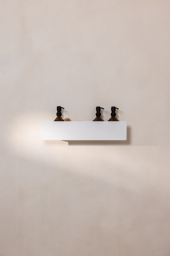 Lang hvid brusehylde