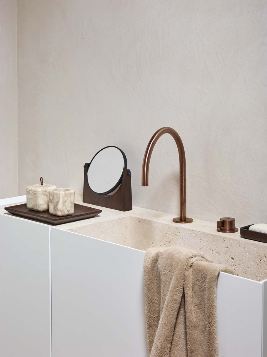 Ebony badeserie fra Aquanova - Brunt tilbehør til badet i træ