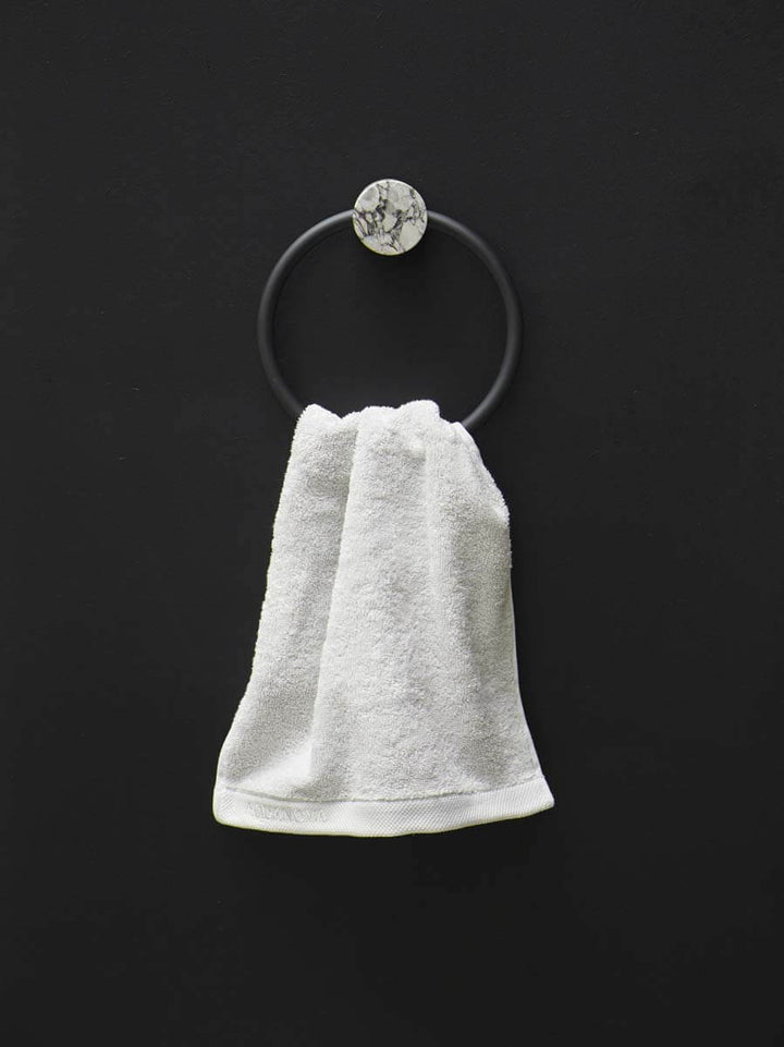 Nero handduksring - Vit