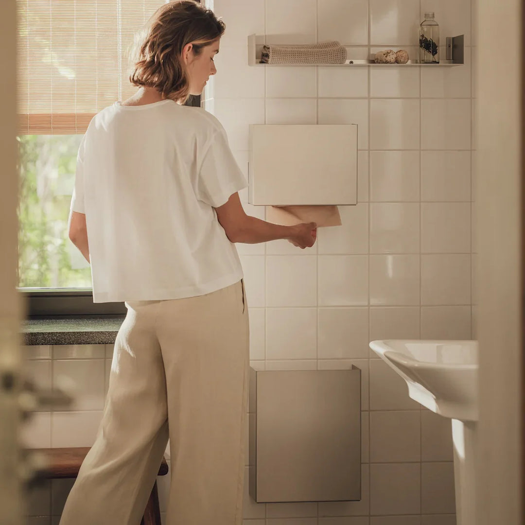 Dispenser til papir til væg