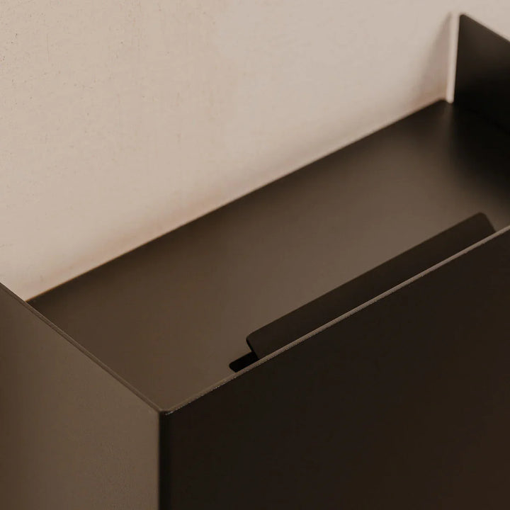 Papirspand med låg til badeværelse