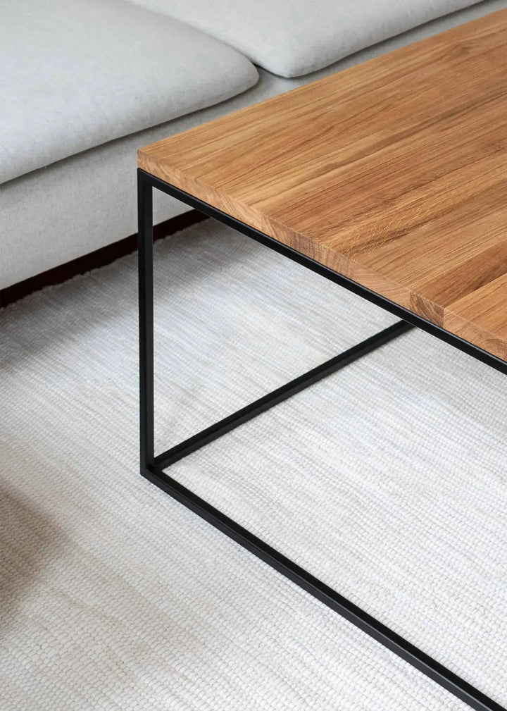 Devana fyrkantigt soffbord i trä