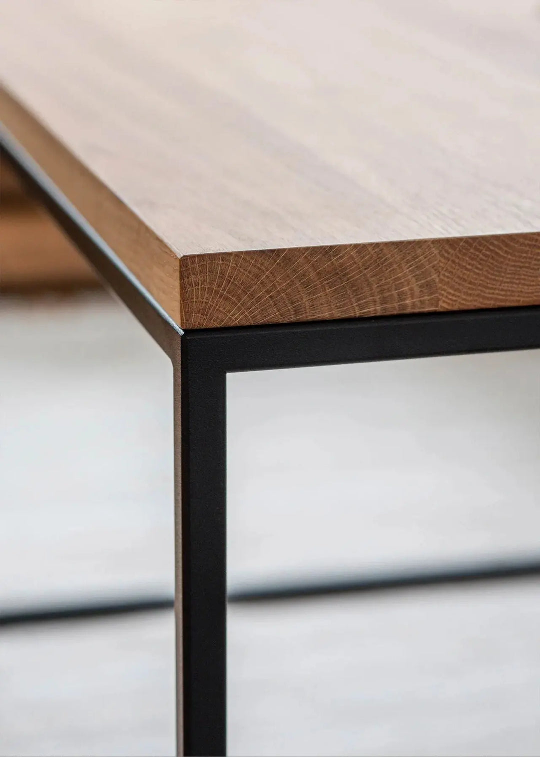 Devana fyrkantigt soffbord i trä