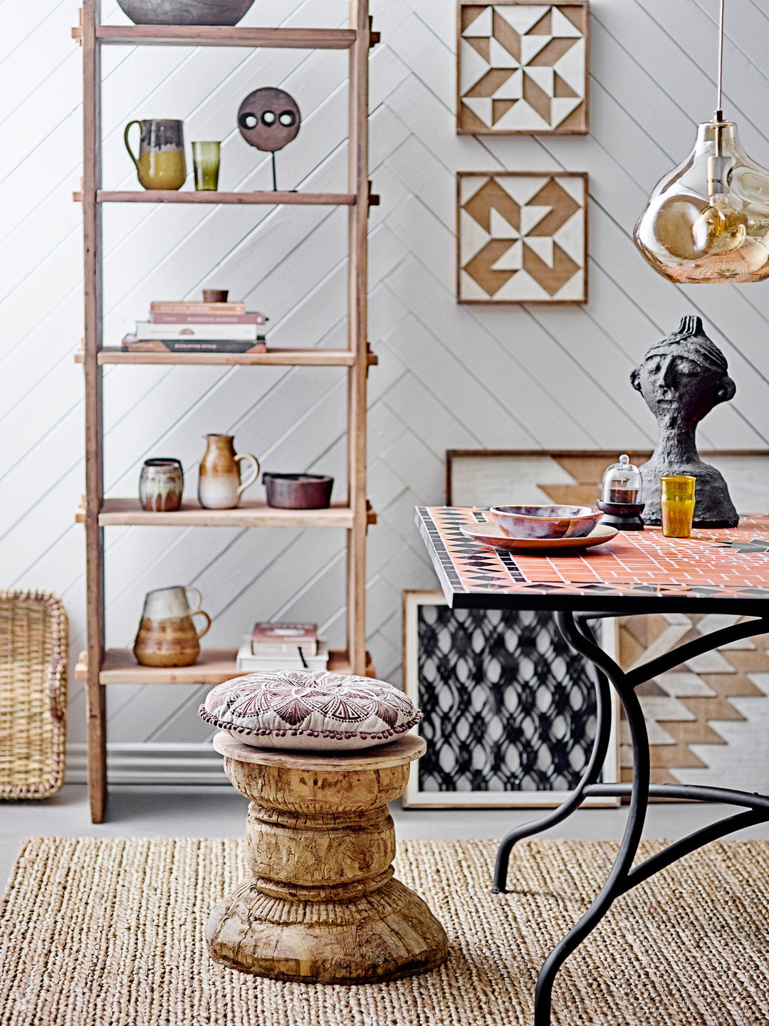 Azizi Pendel, Brun, Glas