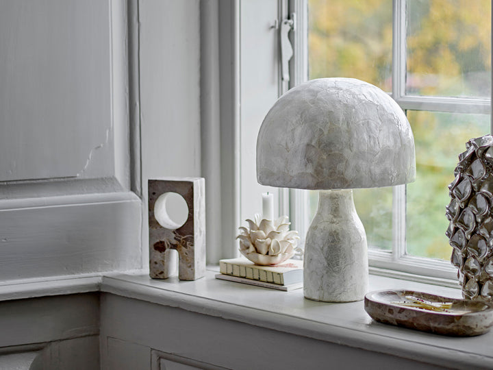 Adria Bordlampe, Natur, Mother of pearl