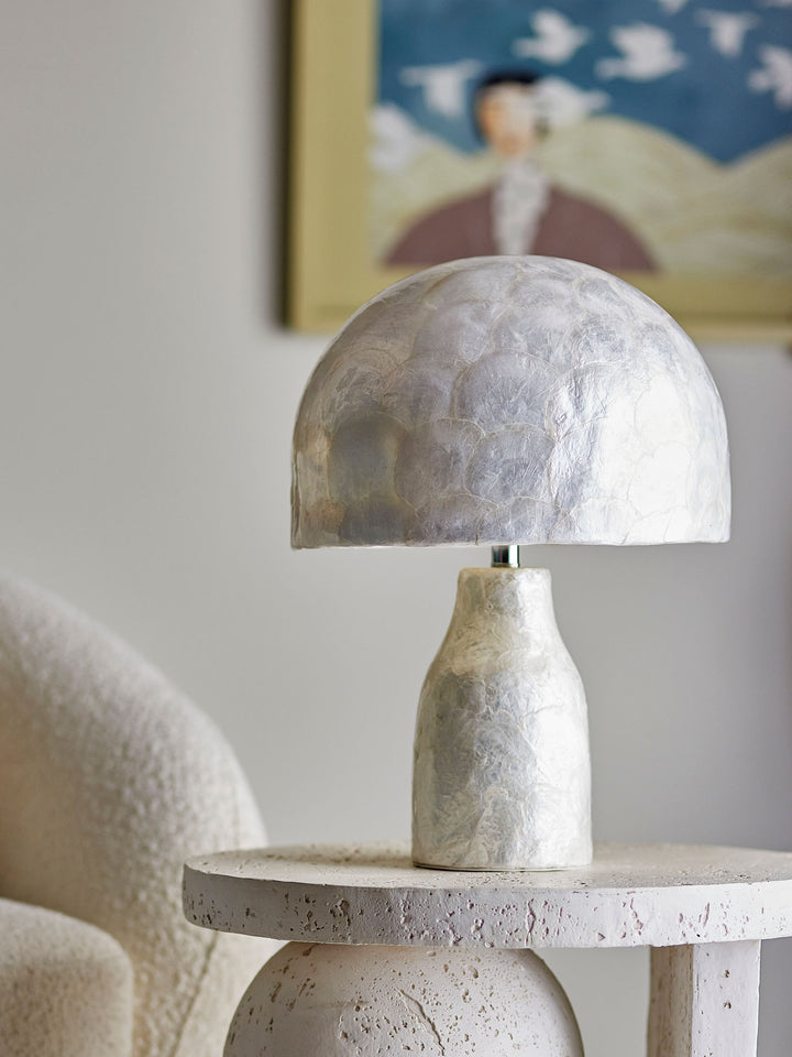 Adria Bordlampe, Natur, Mother of pearl