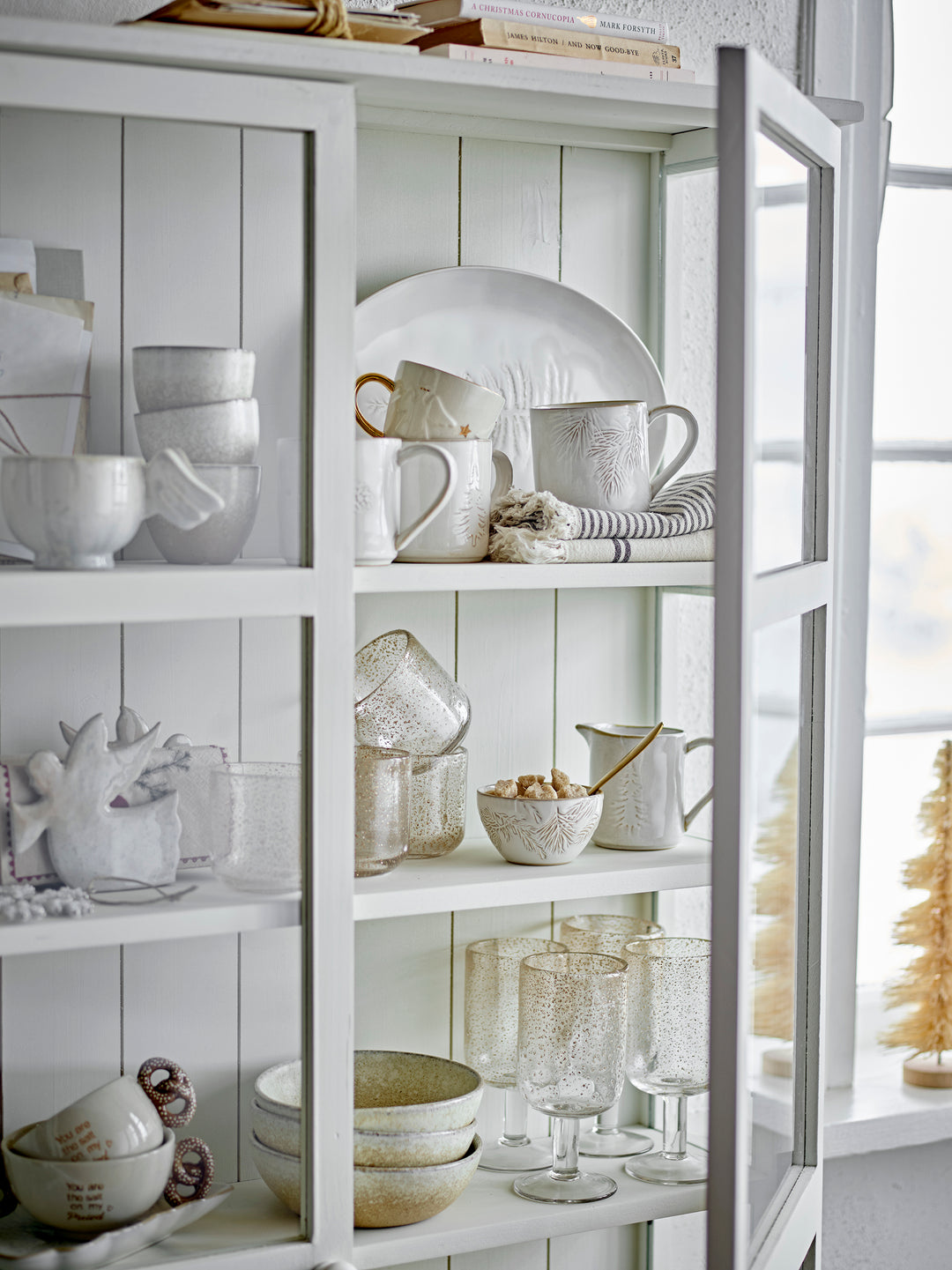 Wila Skab, Hvid, Fyrretræ