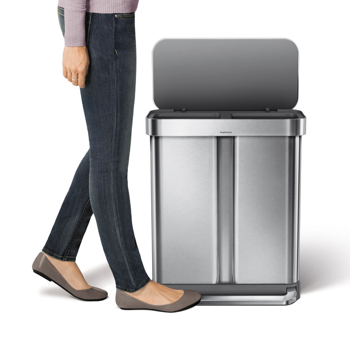 Mål og dimensioner for simplehuman 58l (34/24) pedalspand med to rum og poselomme