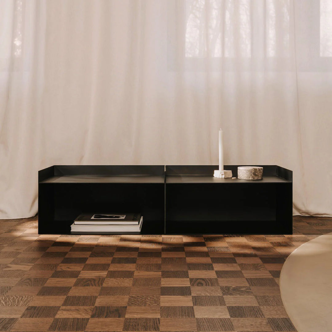 Moderne OSLO sideboard i aluminium – modulært møbel til bøger, dekoration og elektronik