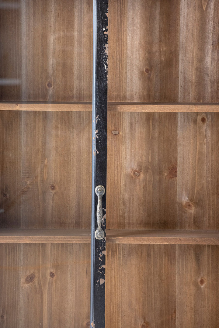 Hazem Skab, Sort, Fyrretræ